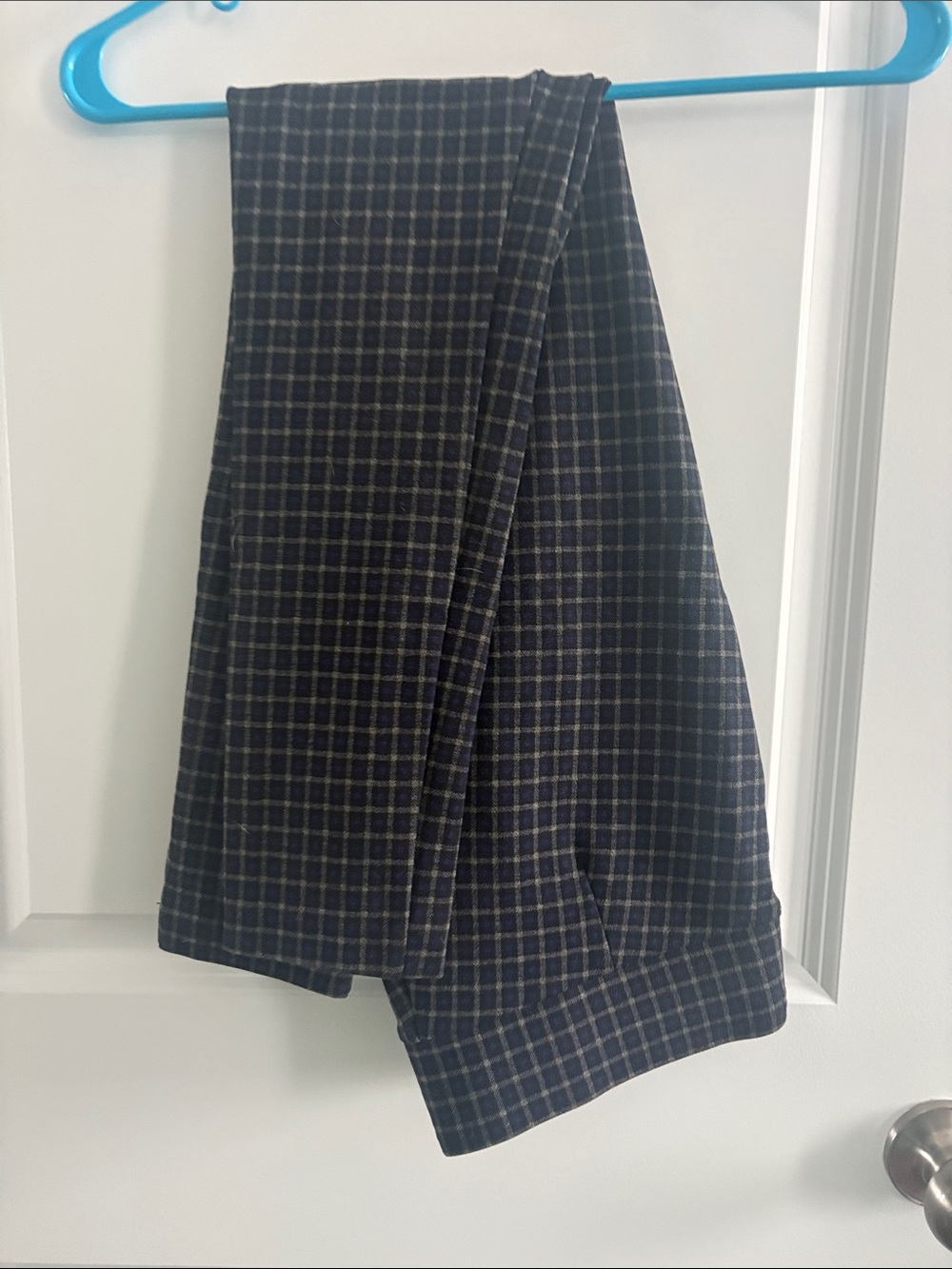 LOFT Women’s Plaid Scarf in Black and Brown Checks